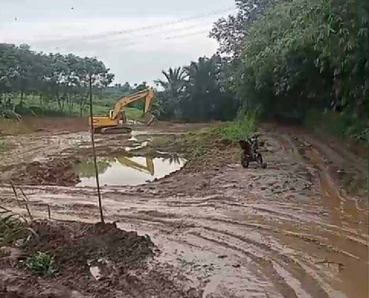 Galian Tanah di Rumpin